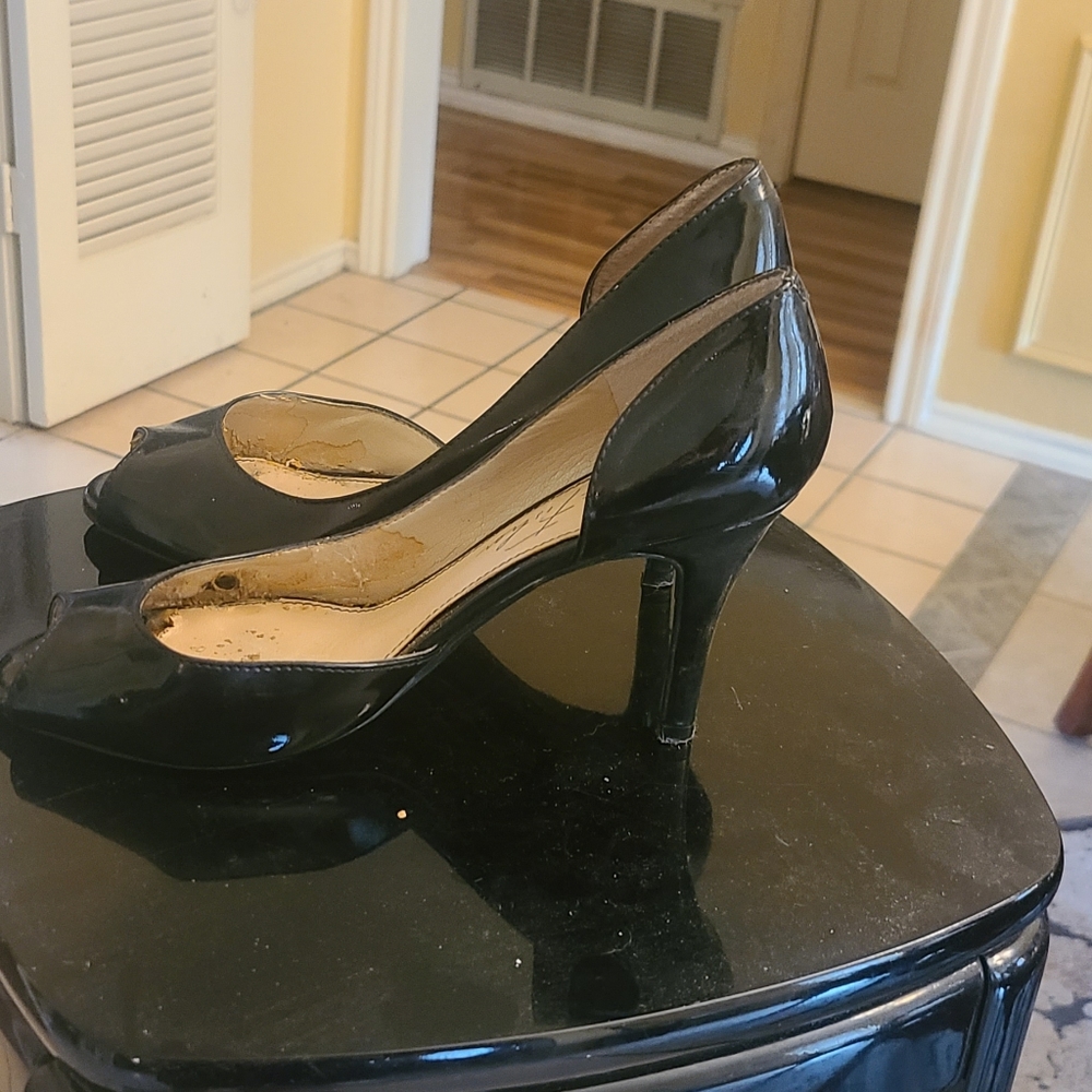 Shoes - Picture 5 of 16